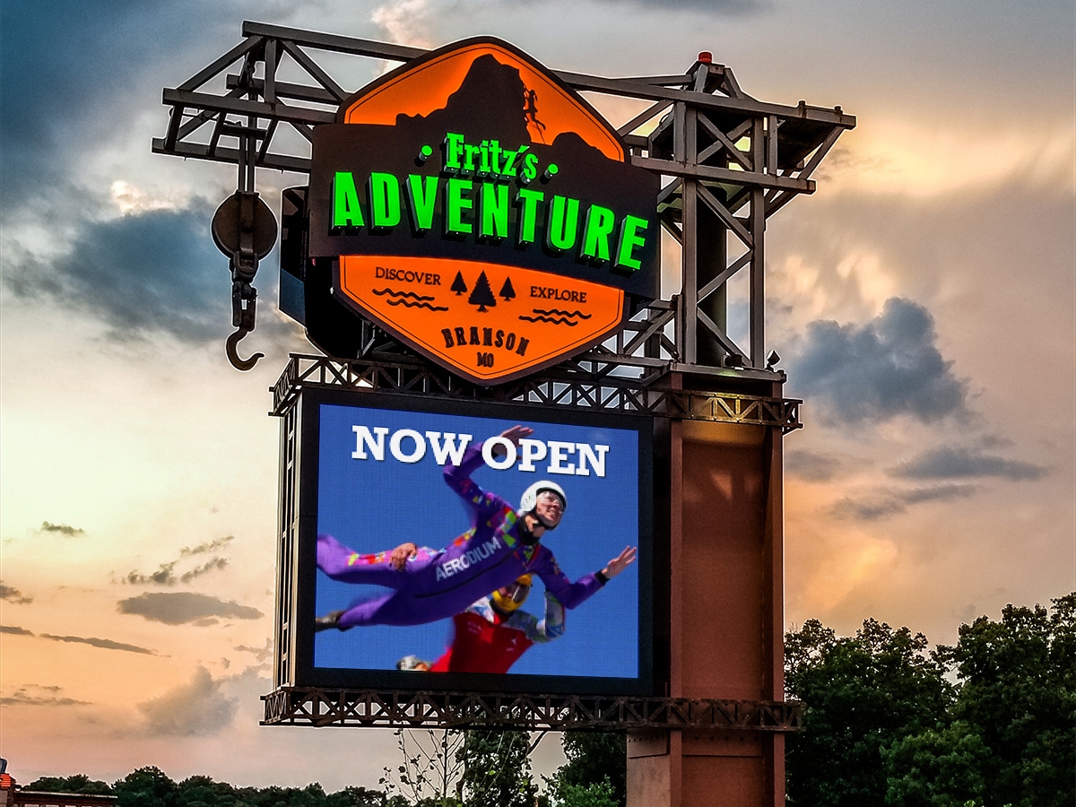 Fritz's Adventure; 12mm, 8' x 10', Branson, MO